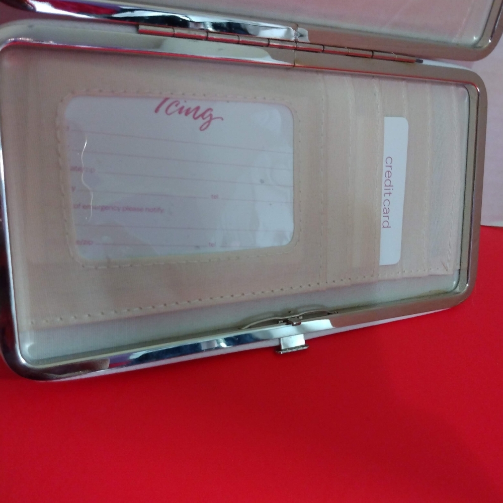 Icing Beach Wallet - Picture 5 of 9